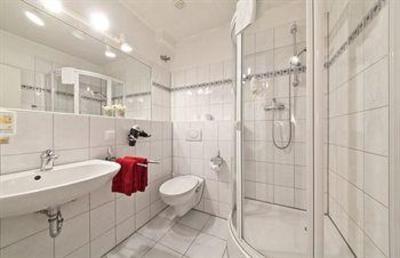 фото отеля Hotel Ahl Meerkatzen Cologne