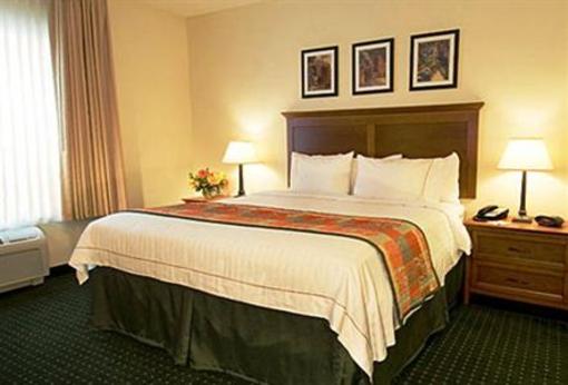 фото отеля TownePlace Suites Baltimore BWI Airport