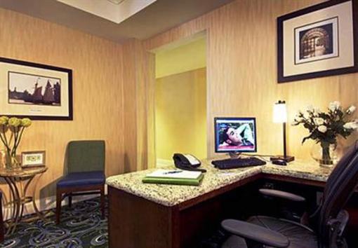 фото отеля TownePlace Suites Baltimore BWI Airport