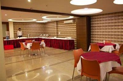 фото отеля Alpina Hotels & Suites