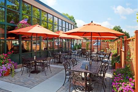 фото отеля Holiday Inn Saratoga Springs