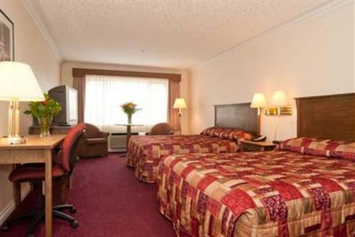 фото отеля Howard Johnson Suites Victoria