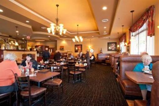 фото отеля Howard Johnson Suites Victoria