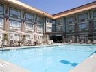 фото отеля Howard Johnson Suites Victoria