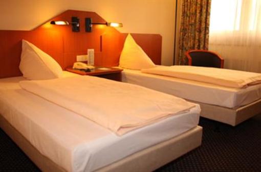 фото отеля Arcadia Hotel Gunzburg