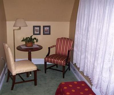 фото отеля Hill Road Manor B&B