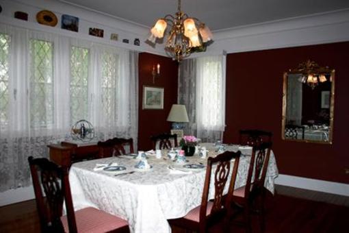 фото отеля Hill Road Manor B&B