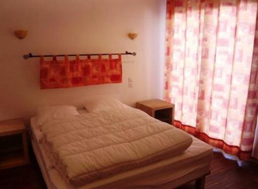 фото отеля Holiday House Les Allards n10 Dolus d'Oleron