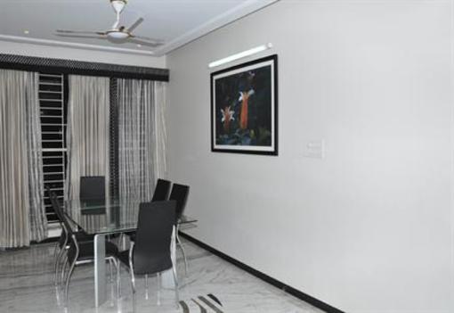 фото отеля Princess Square Service Apartments