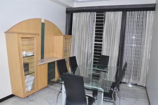 фото отеля Princess Square Service Apartments