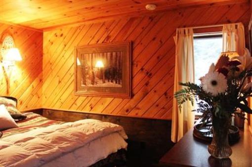 фото отеля Lake Clear Lodge