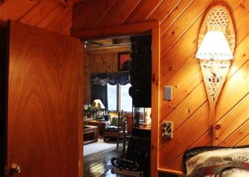 фото отеля Lake Clear Lodge