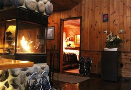 фото отеля Lake Clear Lodge