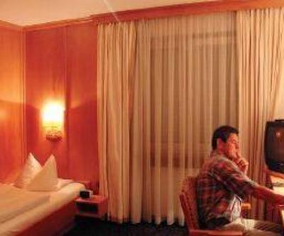 фото отеля Hotel Huber Kirchheim bei Munchen