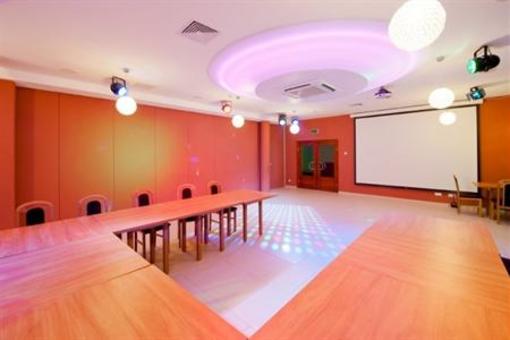 фото отеля Hotel Tenis Chrzastowice