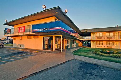 фото отеля Motel 6 West Tulsa