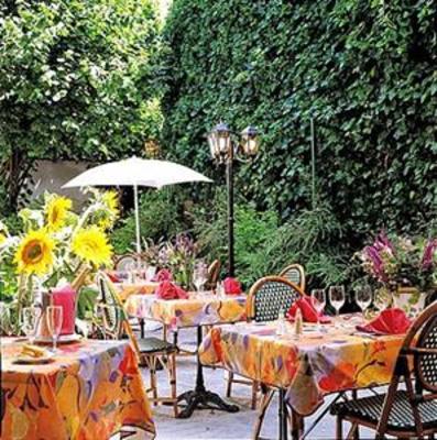 фото отеля Logis Hotel De Paris Jaligny-sur-Besbre