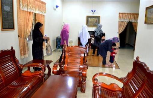 фото отеля Homestay Air Manis