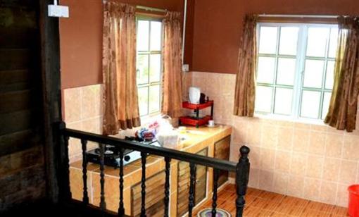 фото отеля Homestay Air Manis