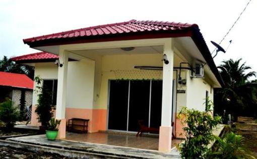 фото отеля Homestay Air Manis