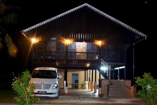 фото отеля Homestay Air Manis