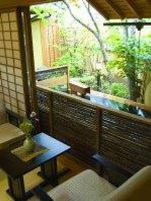 фото отеля Yufuin Santokan Ryokan Inn