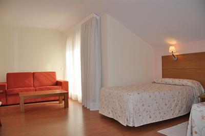 фото отеля Hotel Torcal Cabanillas del Campo