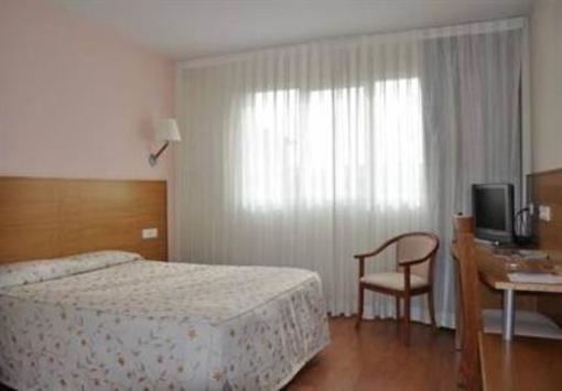 фото отеля Hotel Torcal Cabanillas del Campo