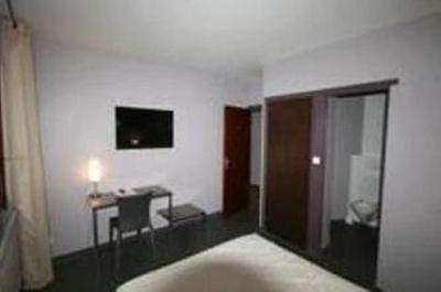 фото отеля Hotel De L'Europe Pierre-Benite