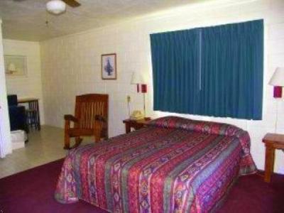 фото отеля Smokey Bear Motel