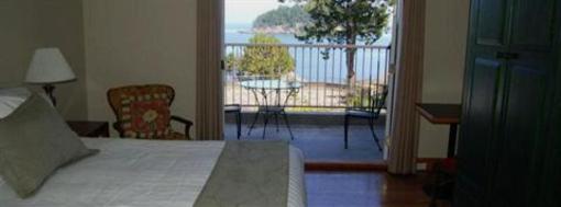 фото отеля Mayne Island Resort