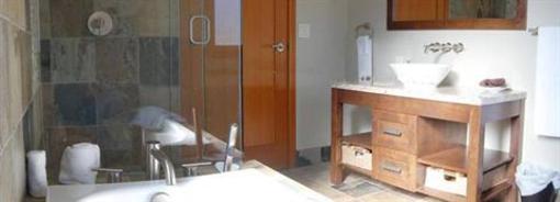 фото отеля Mayne Island Resort