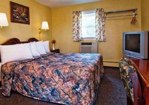фото отеля Rodeway Inn Claremont (New Hampshire)