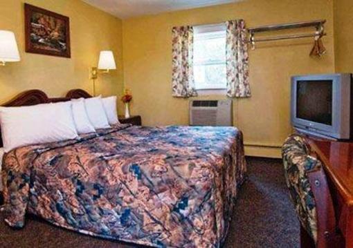 фото отеля Rodeway Inn Claremont (New Hampshire)