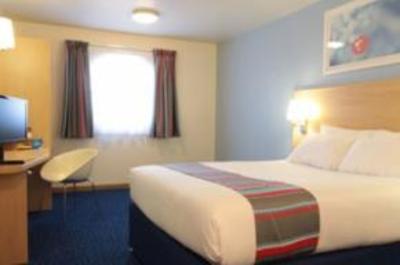 фото отеля Travelodge Watford Central