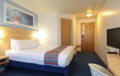 фото отеля Travelodge Watford Central