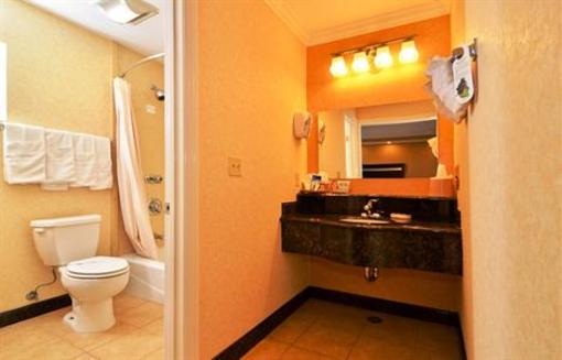 фото отеля Americas Best Value Inn-Westminster Huntington Beach