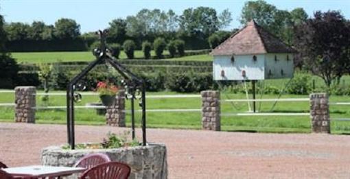 фото отеля L'Auberge Fleurie Sars-Poteries
