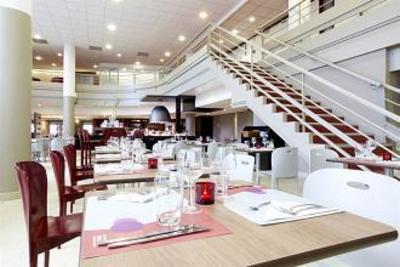 фото отеля Hotel Campanile Paris Est Porte De Bagnolet