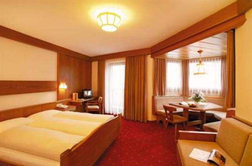 фото отеля Lammwirt Hotel Jerzens