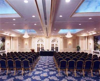 фото отеля Roslyn Claremont Hotel