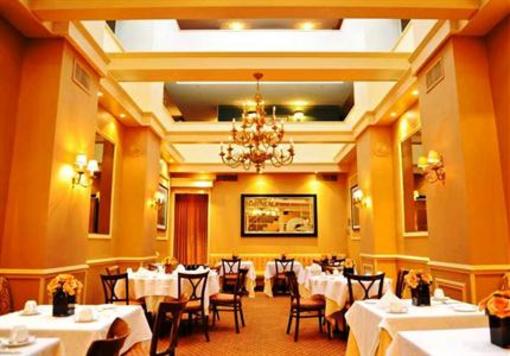 фото отеля Roslyn Claremont Hotel