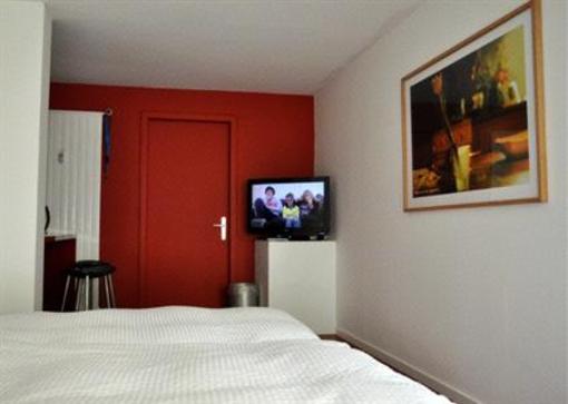 фото отеля Aaron's Sleep-Well B&B Basel
