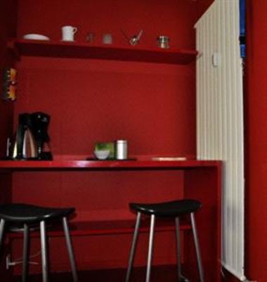 фото отеля Aaron's Sleep-Well B&B Basel