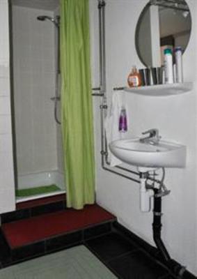 фото отеля Aaron's Sleep-Well B&B Basel