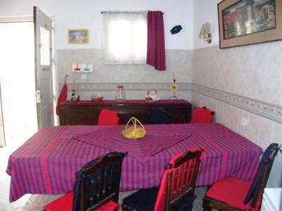 фото отеля OnTheBeach Hostel