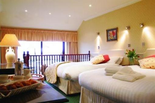 фото отеля Barcelo Combe Grove Manor Hotel