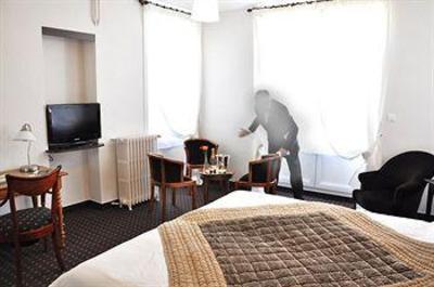 фото отеля Nouvel Hotel Bagnoles-de-l'Orne