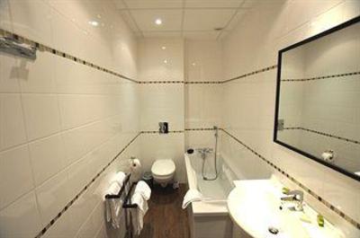 фото отеля Nouvel Hotel Bagnoles-de-l'Orne