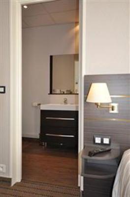 фото отеля Nouvel Hotel Bagnoles-de-l'Orne